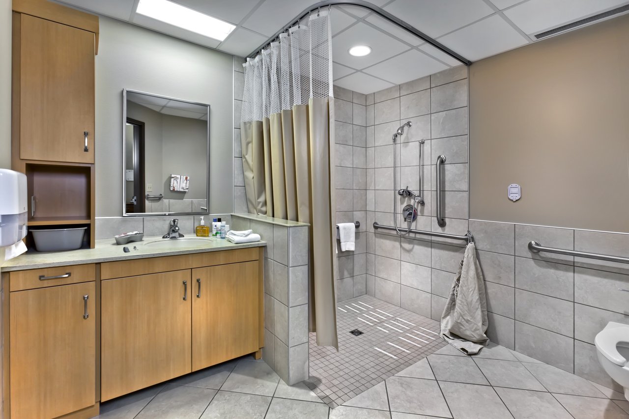 bathroom with stand-up shower