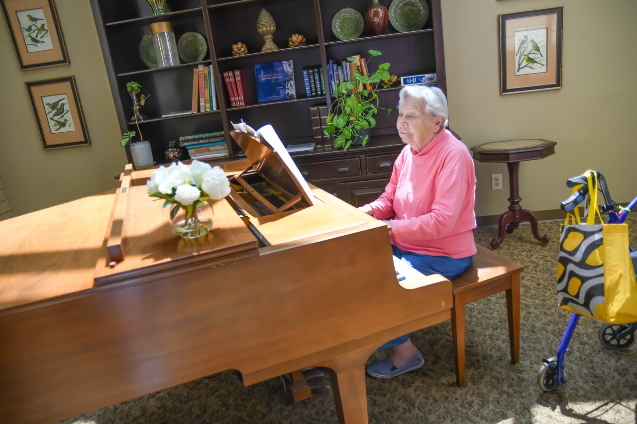 woman playing piano